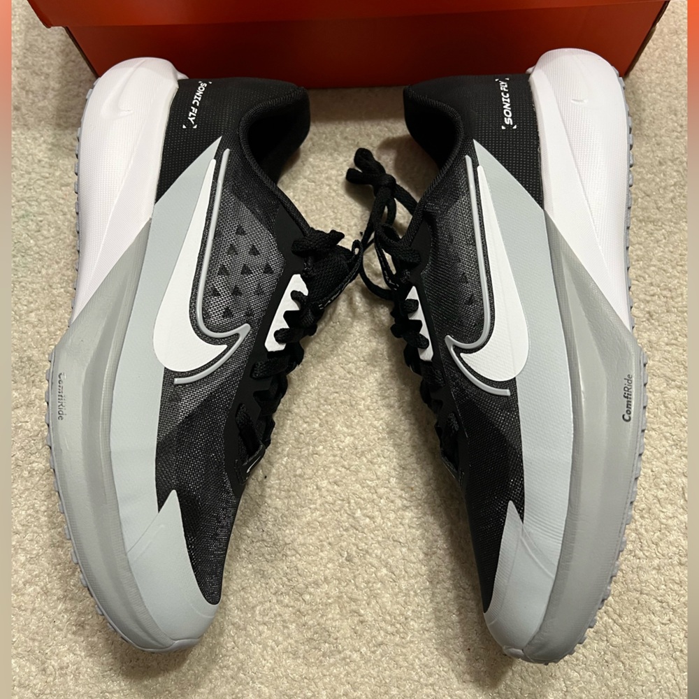 Nike Sonic Fly Older Kids' Running Shoes - Picture 3 of 9